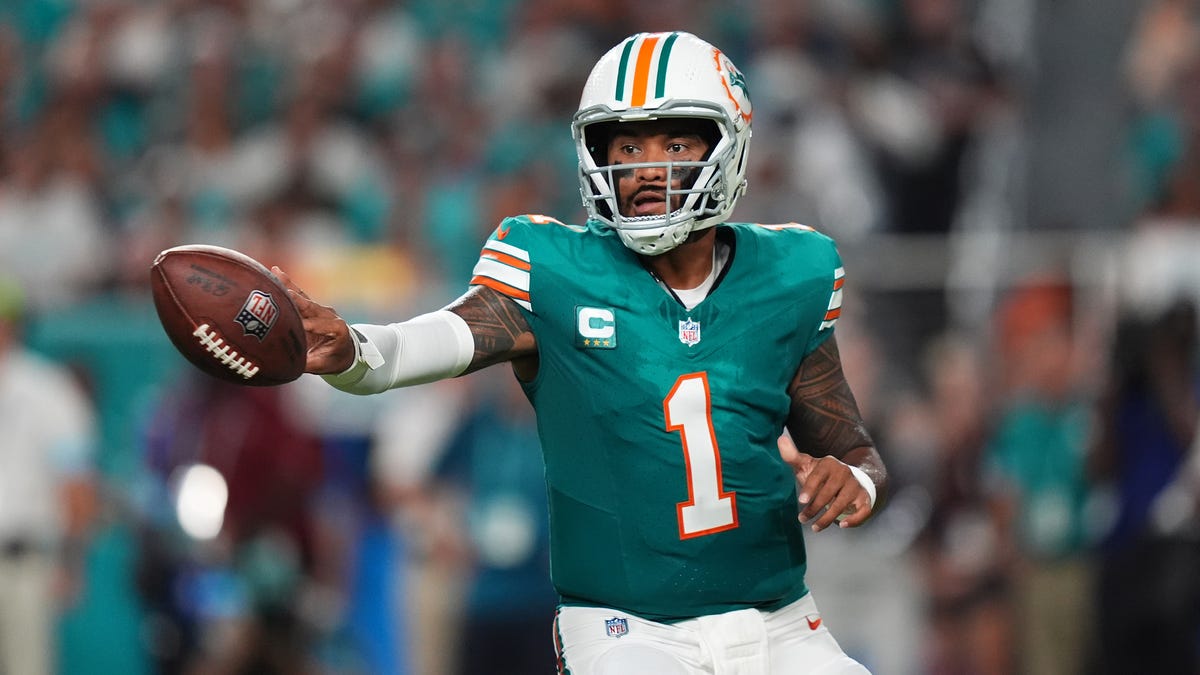 Which Miami Dolphins jerseys are best: aqua or white throwbacks? Cast your vote!
