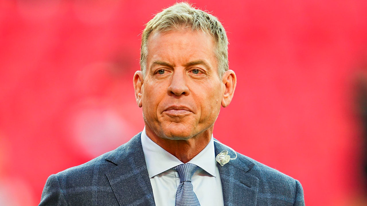 Troy Aikman questions why anyone wants to coach in the NFL: ‘Tough job right now’